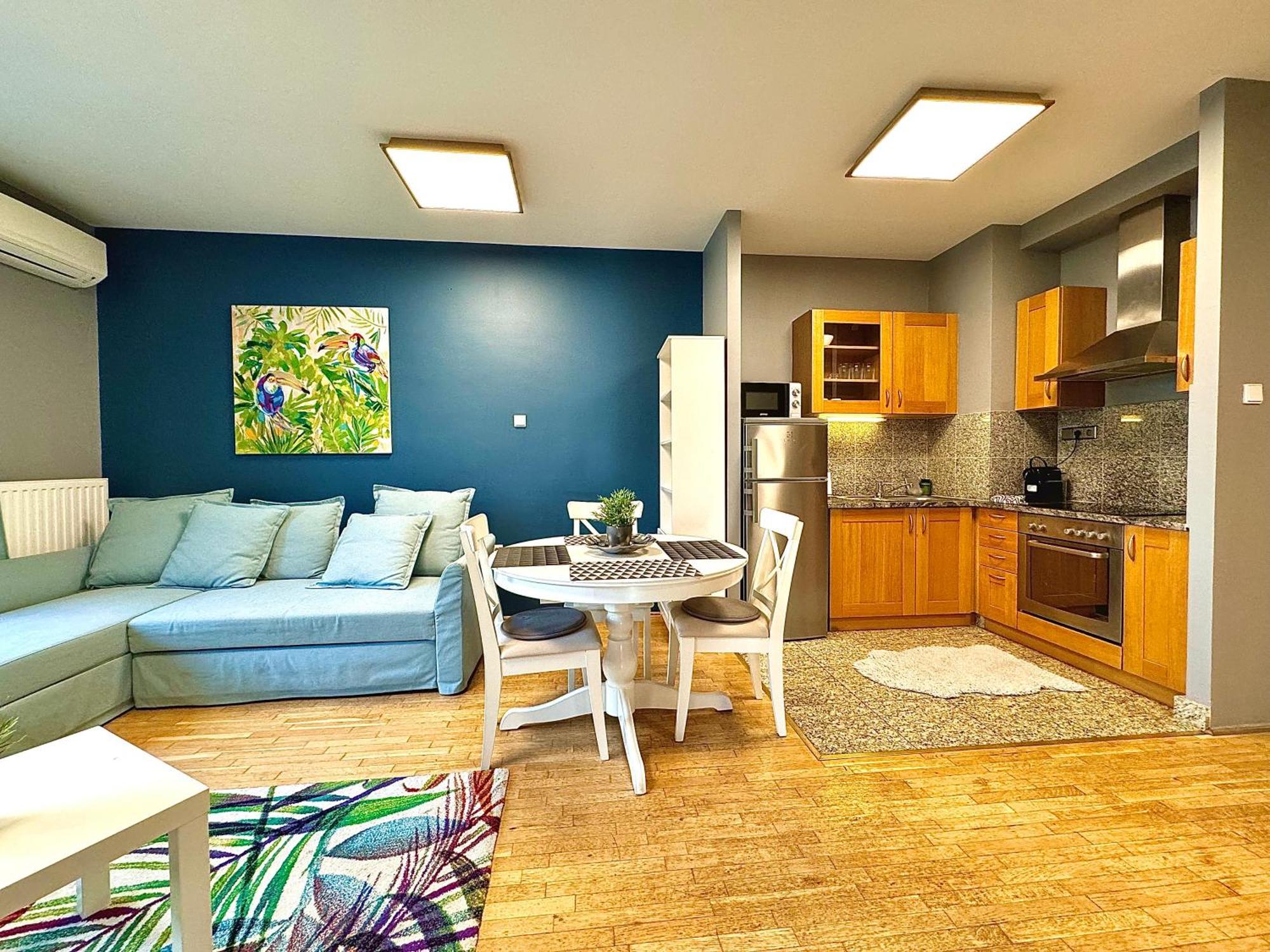 Vibrant Escape-kazincy Apartment Budapest